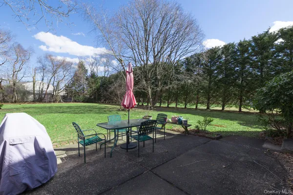 $765,000 | 23 Village Lane, Hauppauge, NY 11788