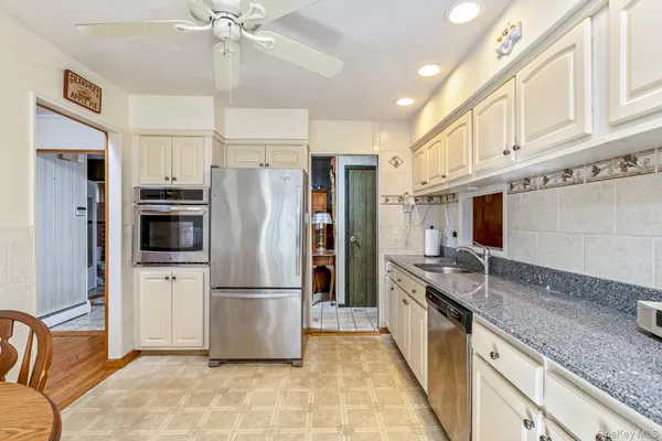 $765,000 | 23 Village Lane, Hauppauge, NY 11788