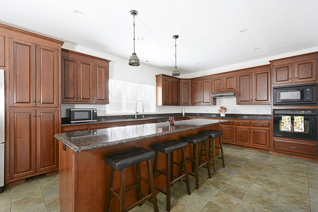 26 Glen Road Hopkinton, MA 01748 - Photo 8 of 34 Gallery Image 8
