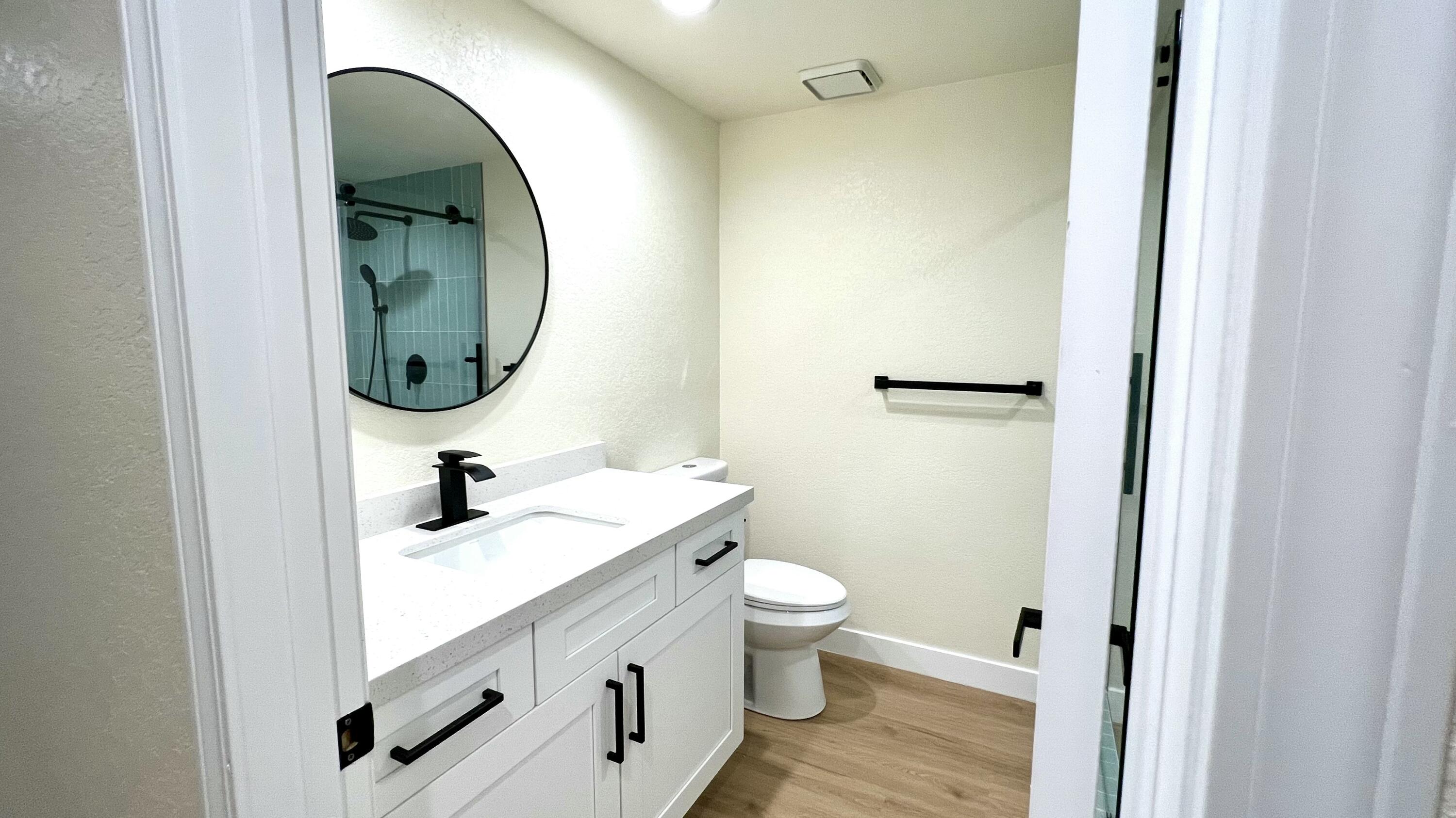 54 Maximo Way Palm Desert, CA 92260 - Photo 16 of 27 guest bathroom