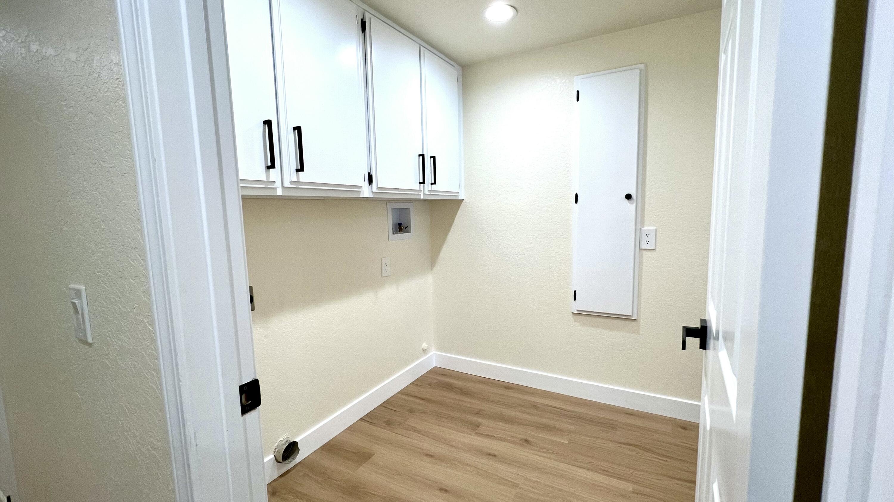 54 Maximo Way Palm Desert, CA 92260 - Photo 18 of 27 laundry area