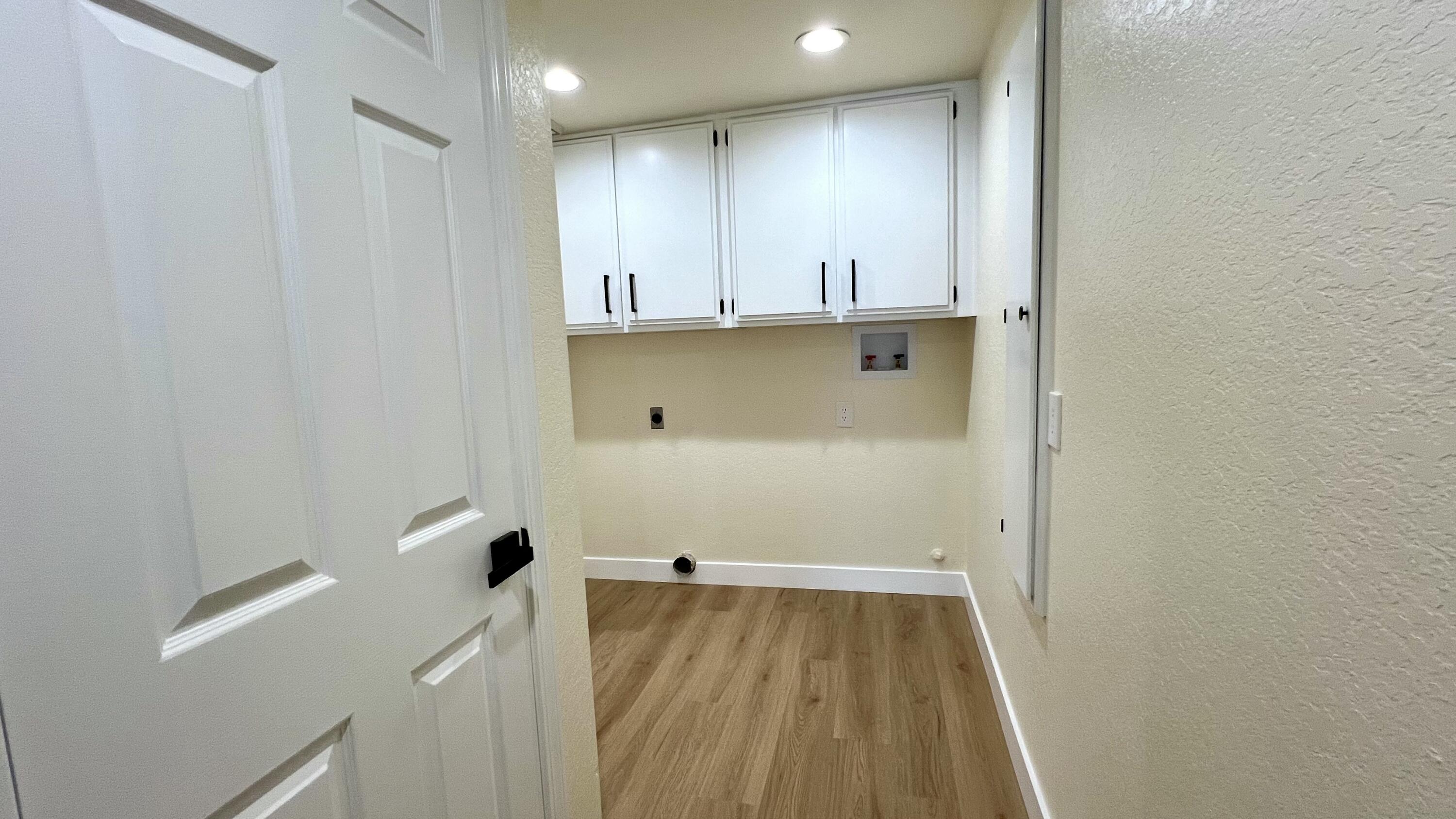 54 Maximo Way Palm Desert, CA 92260 - Photo 19 of 27 laundry area
