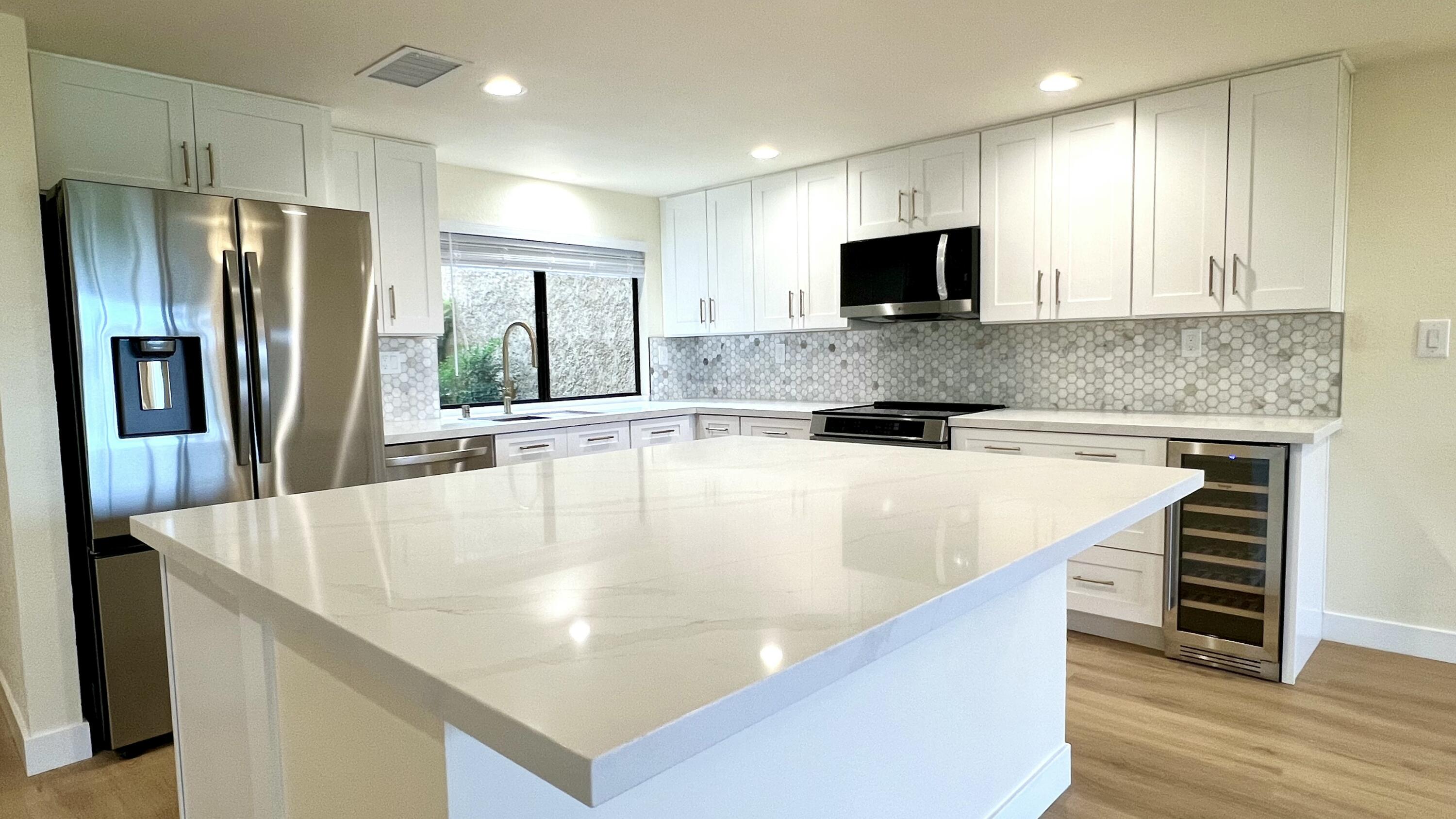 54 Maximo Way Palm Desert, CA 92260 - Photo 2 of 27 kitchen