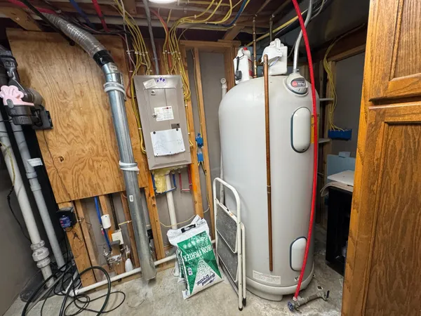 $674,999 | 15913 810th Avenue, Glenville, MN 56036