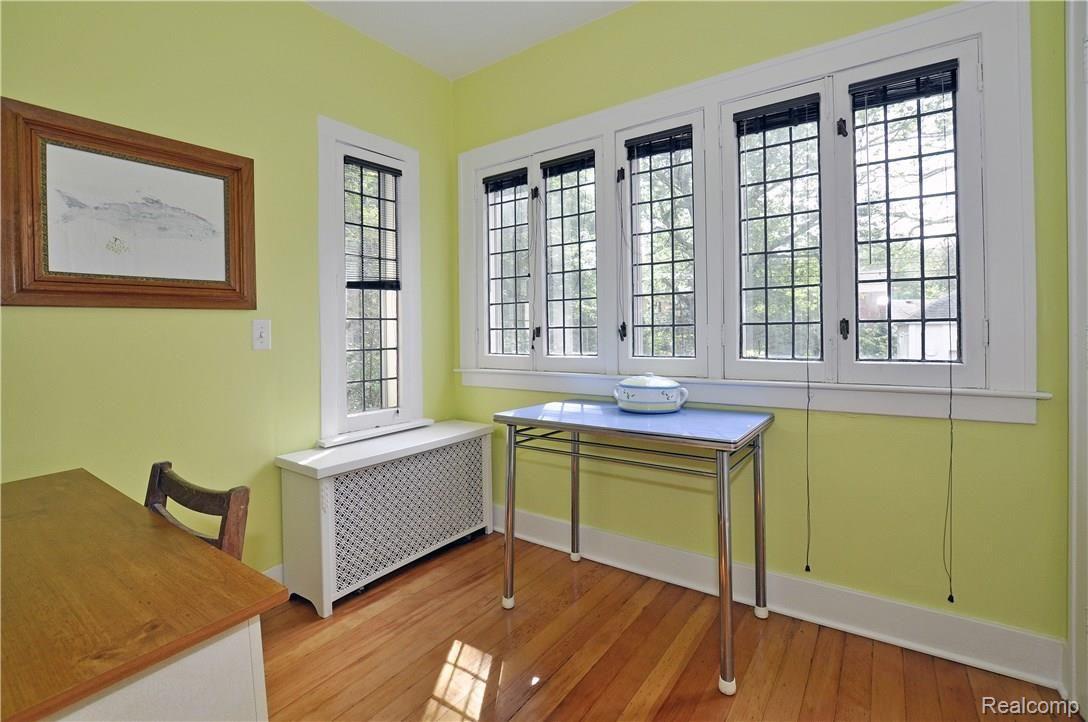 1371 Devonshire Road Grosse Pointe, MI 48230 - Photo 13 of 36 13.jpg