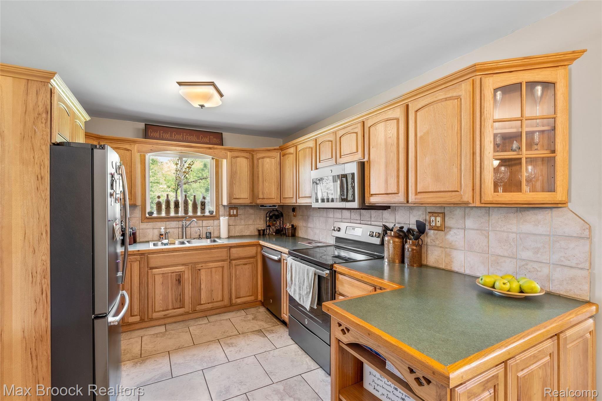 9122 Rattle Run Road Columbus, MI 48063 - Photo 15 of 29 DSC01268.jpg