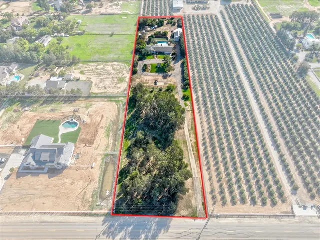 a bird view of a garden