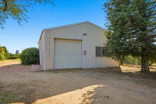 $849,999 | 13717 East Shaw Avenue, Sanger, CA 93657