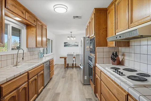 $849,999 | 13717 East Shaw Avenue, Sanger, CA 93657