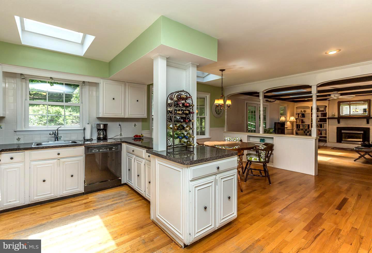 3208 Sawmill Road Newtown Square, PA 19073 - Photo 7 of 21 Eat In Kitchen