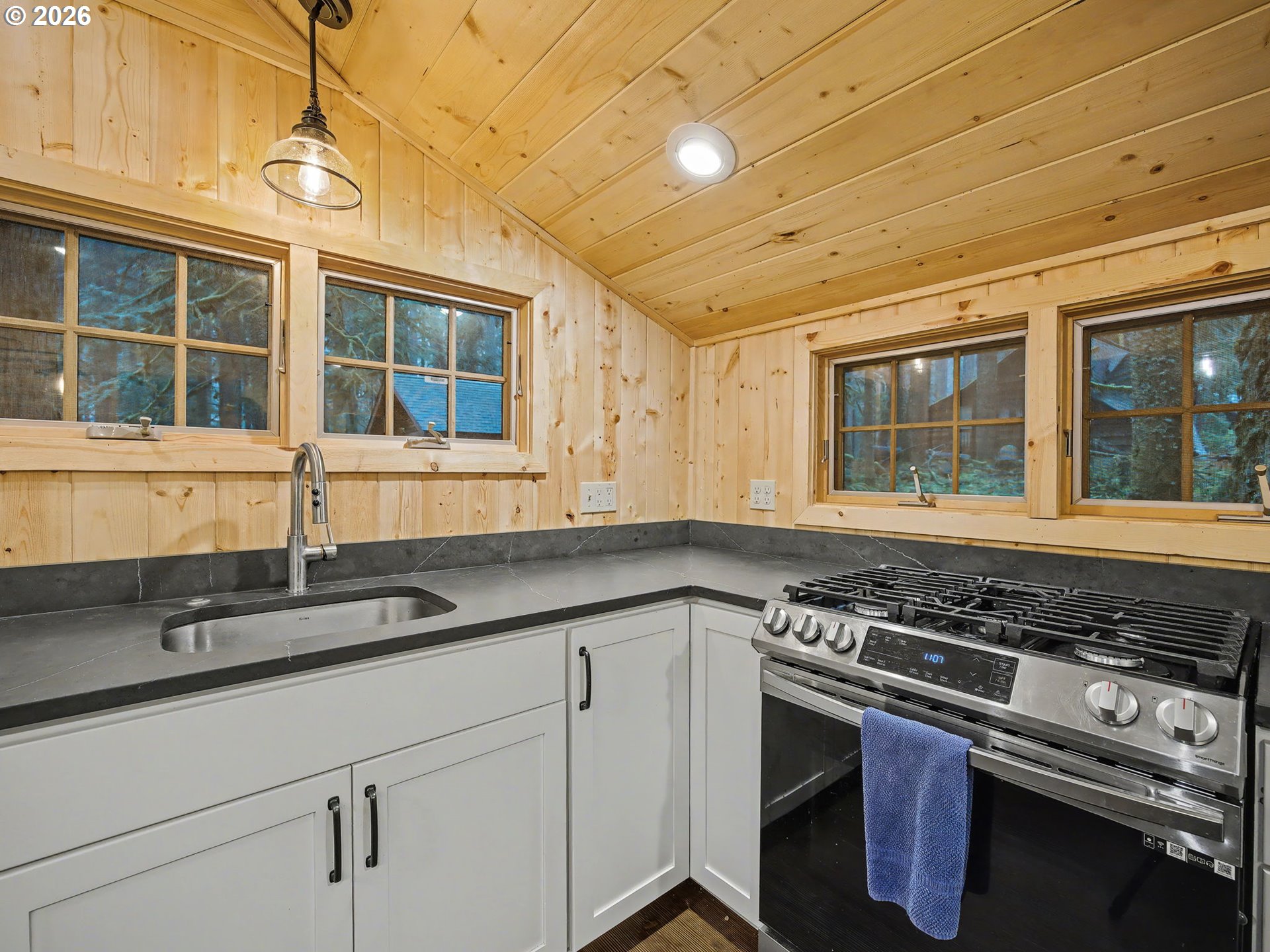 78200 Road 35 A Rhododendron, OR 97049 - Photo 14 of 48 Gallery Image 14