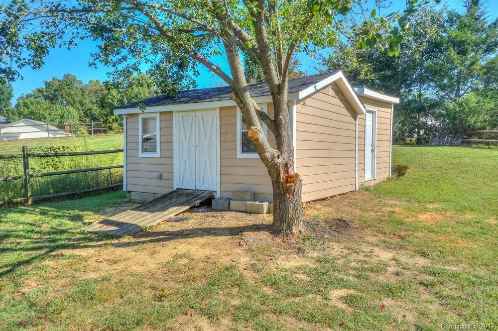 1824 Running Brook Road Charlotte, NC 28214 - Photo 17 of 20 Gallery Image 17