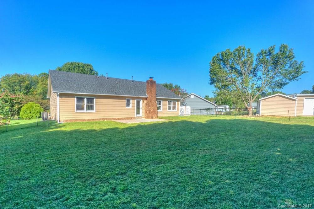 1824 Running Brook Road Charlotte, NC 28214 - Photo 18 of 20 Gallery Image 18