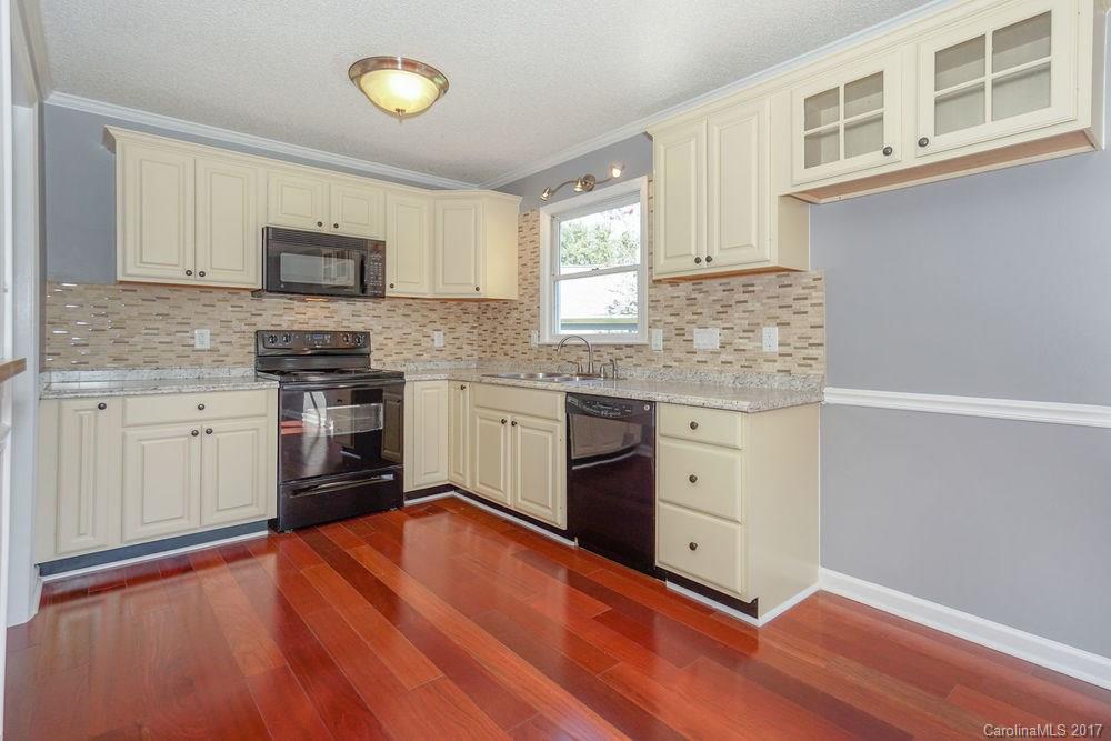 1824 Running Brook Road Charlotte, NC 28214 - Photo 4 of 20 Gallery Image 4