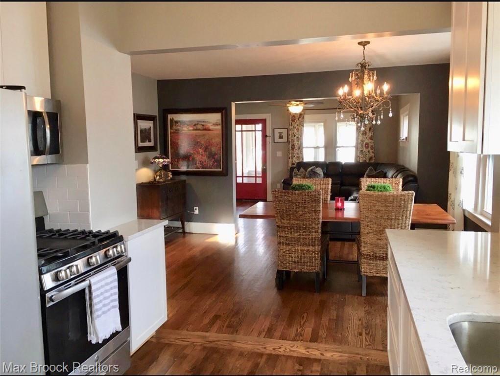 2173 Rosemont Road Berkley, MI 48072 - Photo 8 of 27 0F4020F0-20AA-47DE-B73A-36E2432CAEB8.jpeg
