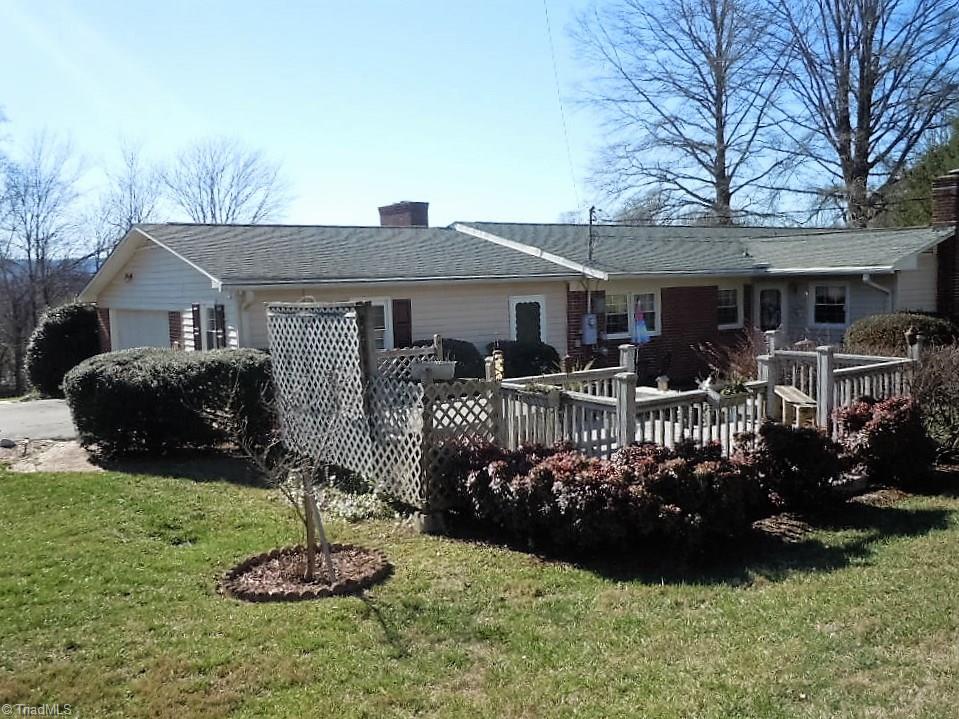 117 East Manor Ridge Road Elkin, NC 28621 - Photo 3 of 16 Gallery Image 3