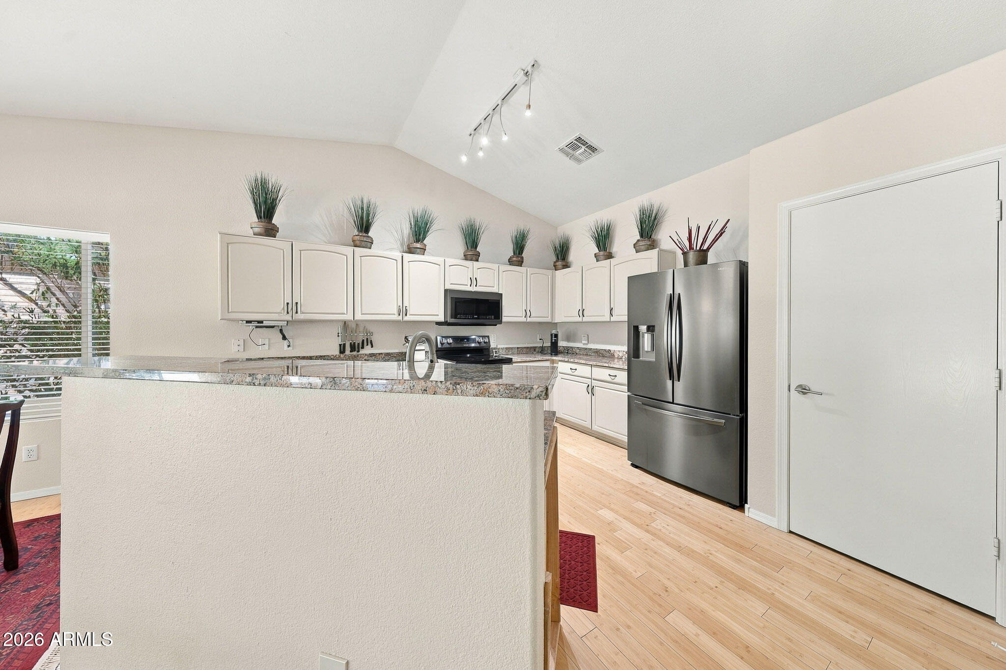 3992 North 14th Street Phoenix, AZ 85014 - Photo 9 of 23 Kitchen