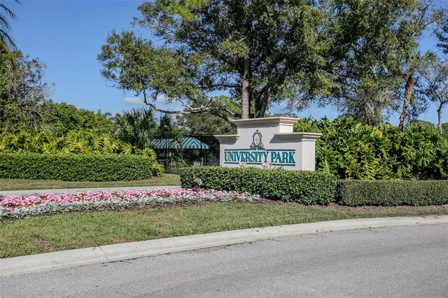 $729,999 | 6404 Wentworth Crossing, University Park, FL 34201