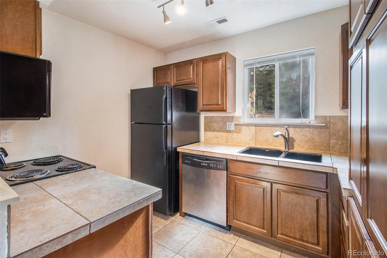 2263 South Buckley Road, Unit 102 Aurora, CO 80013 - Photo 4 of 11 Gallery Image 4