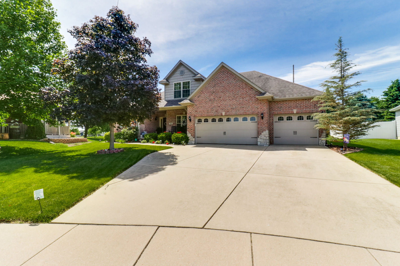 1099 Balsam Road Normal, IL 61761 - Photo 44 of 45 a front view of a house with a yard