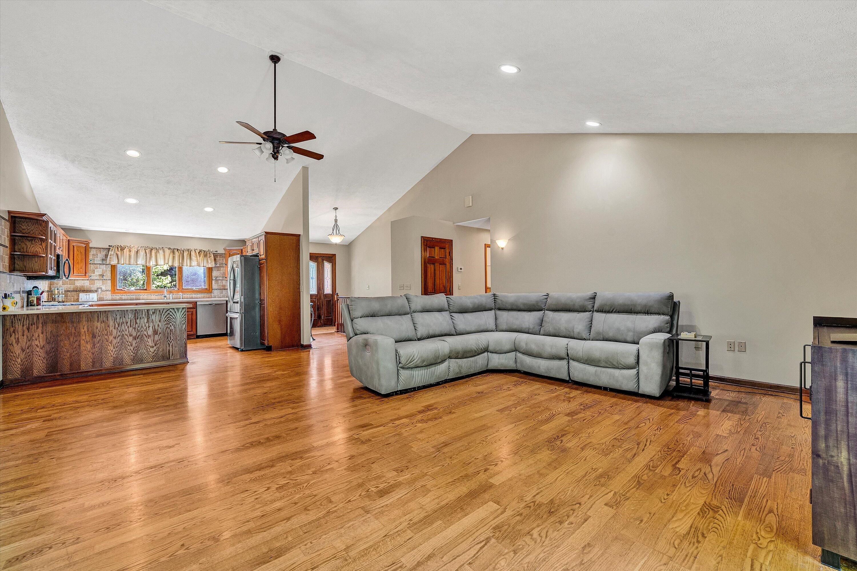 400 Harbor Moneta, VA 24121 - Photo 8 of 51 a living room with furniture and kitchen view