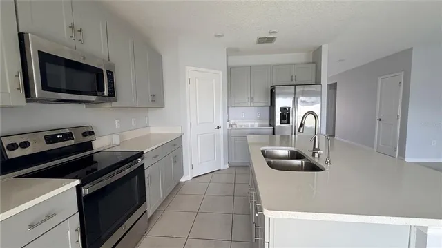 $389,990 | 486 Pine Tree Brg Trail, St. Cloud, FL 34772