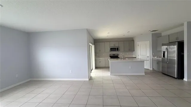 $389,990 | 486 Pine Tree Brg Trail, St. Cloud, FL 34772