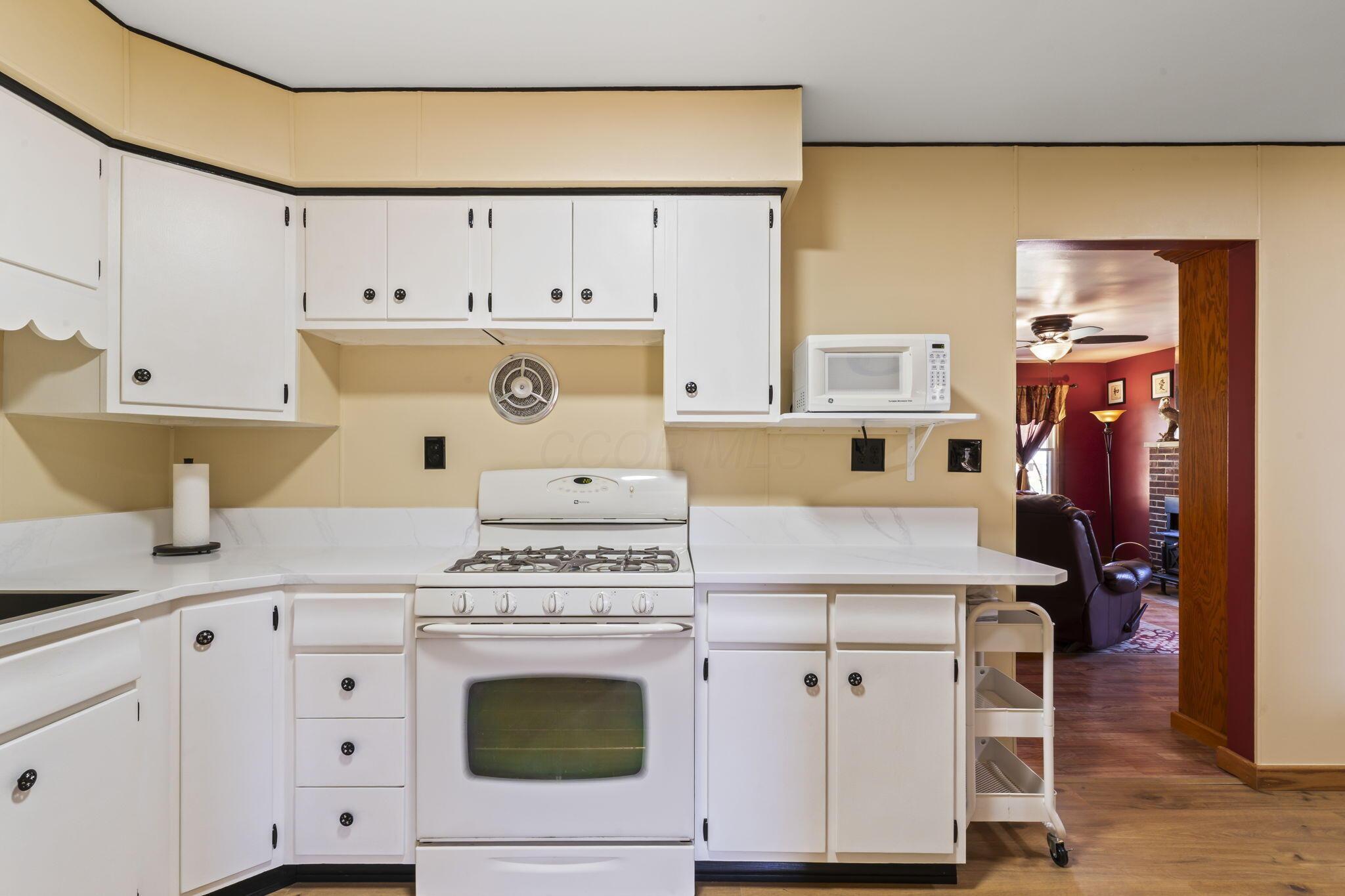 507 Agler Road Columbus, OH 43230 - Photo 15 of 74 Kitchen