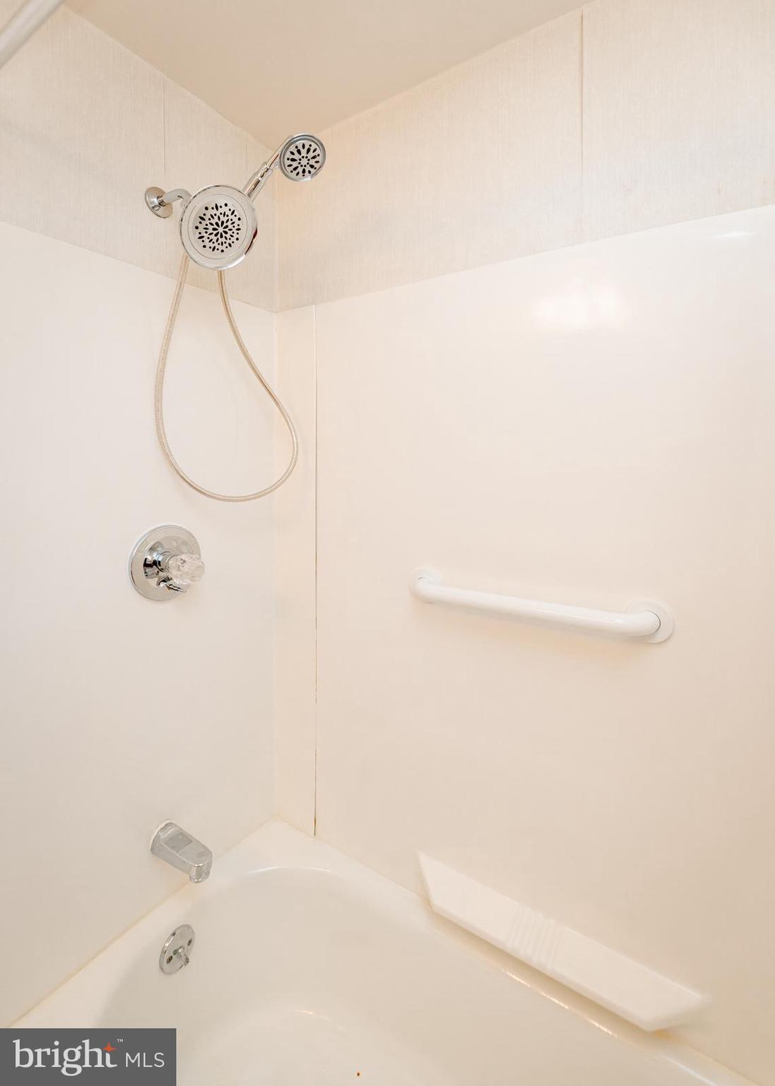 3540 Kyle Road Philadelphia, PA 19154 - Photo 19 of 26 Bathroom