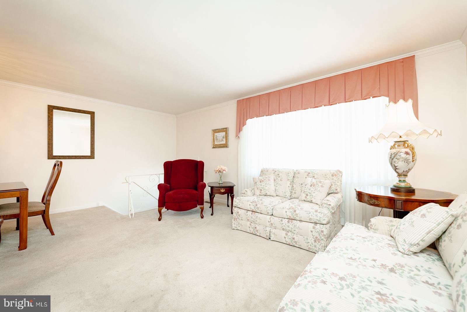 3540 Kyle Road Philadelphia, PA 19154 - Photo 4 of 26 Living Room