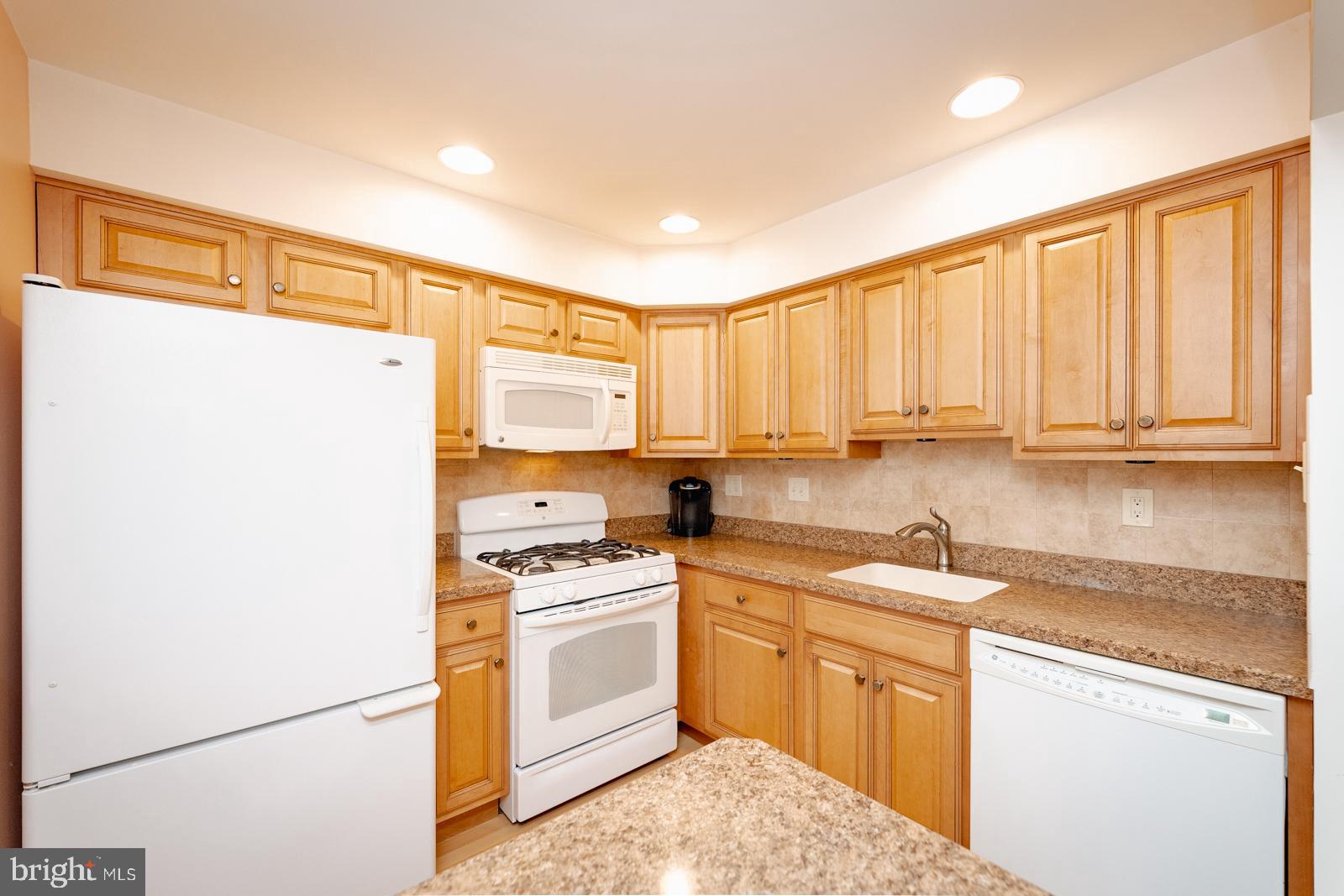 3540 Kyle Road Philadelphia, PA 19154 - Photo 10 of 26 Kitchen