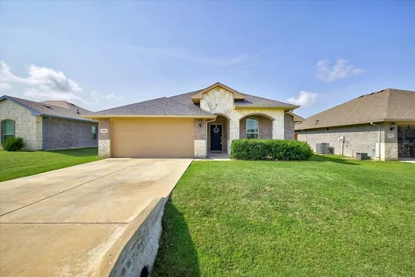 $275,000 | 515 Cottage Row, Mabank, TX 75147