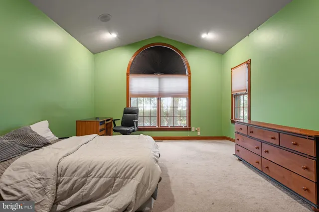 a view of a yard with a house