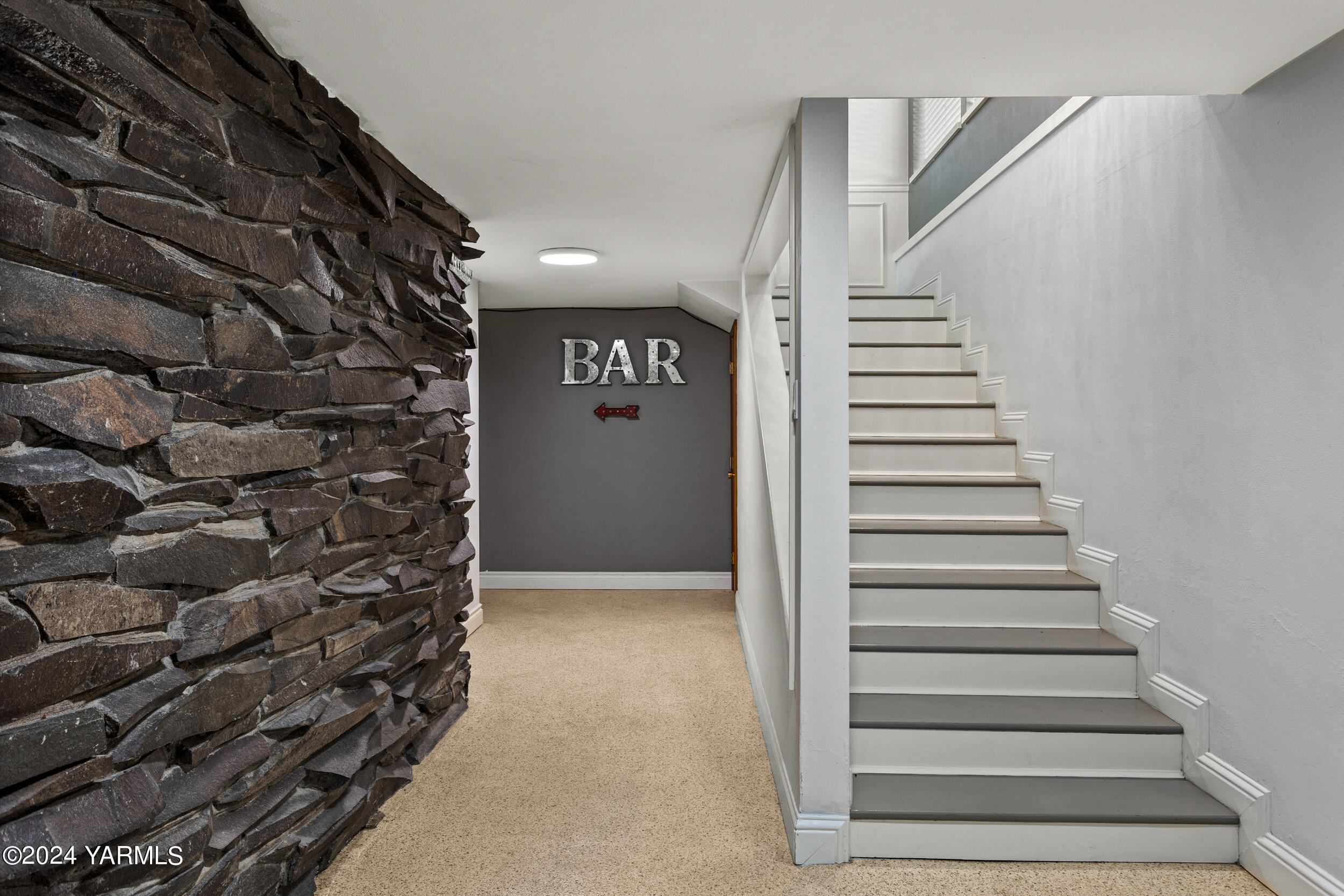 531 McDonald Road Toppenish, WA 98948 - Photo 37 of 78 a view of entryway with stairs