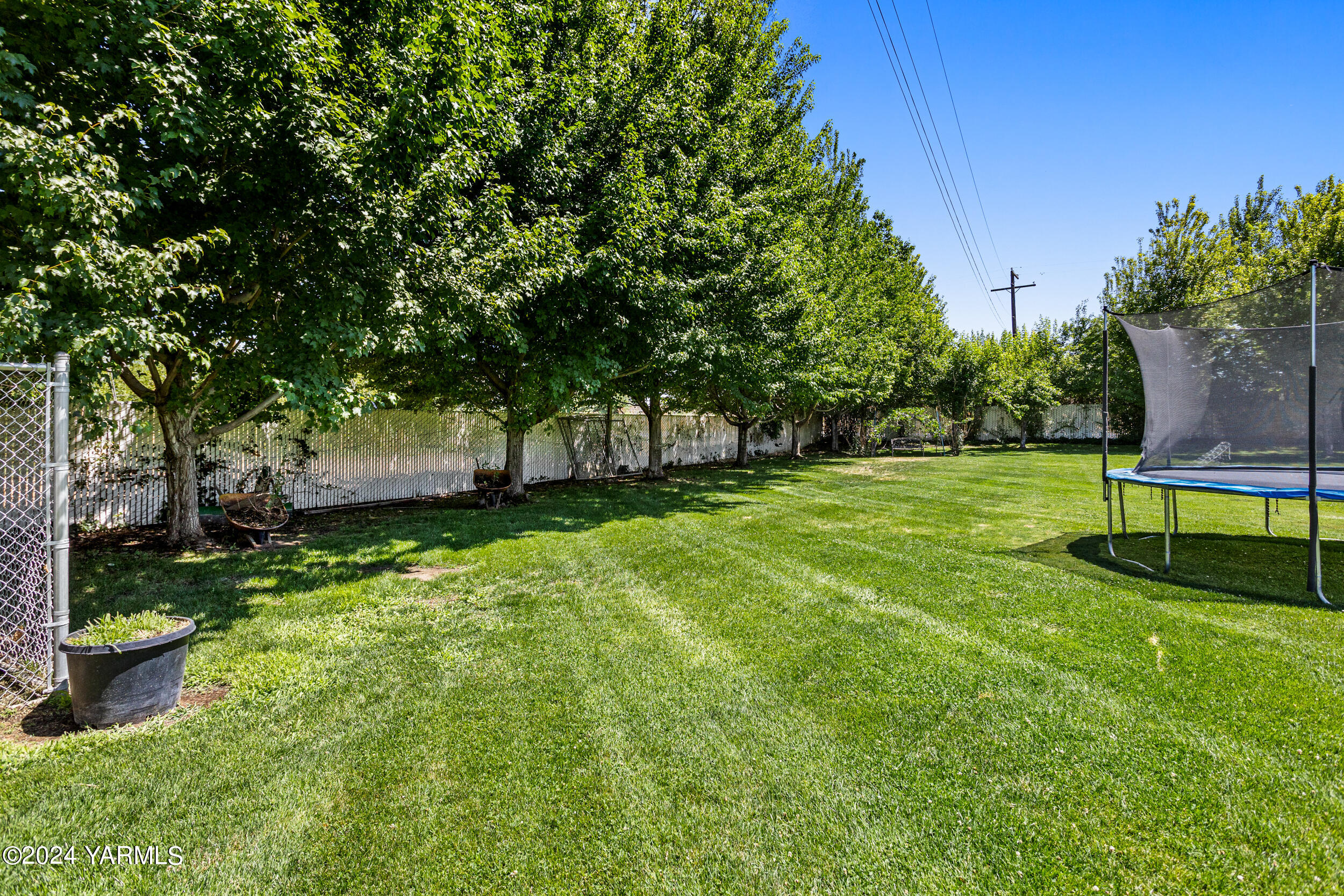 531 McDonald Road Toppenish, WA 98948 - Photo 71 of 78 a view of a park with a tree