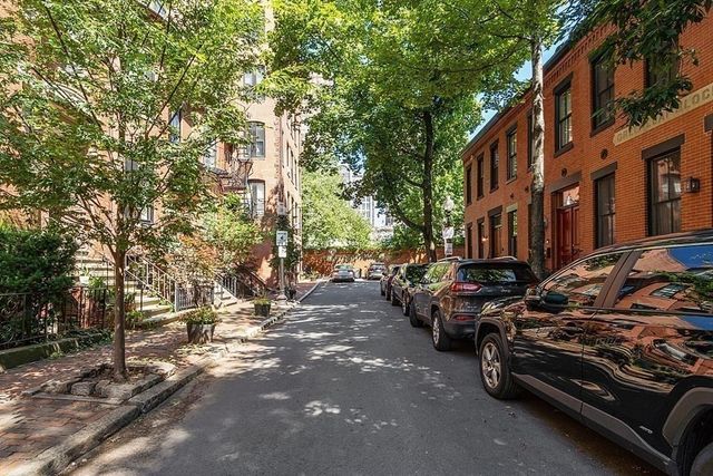 $1,080,000 | 15 Cazenove Street, Unit 1, Boston, MA 02116
