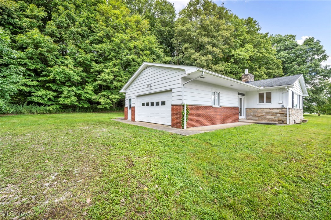 14040 Hale Road Burton, OH 44021 - Photo 3 of 39
