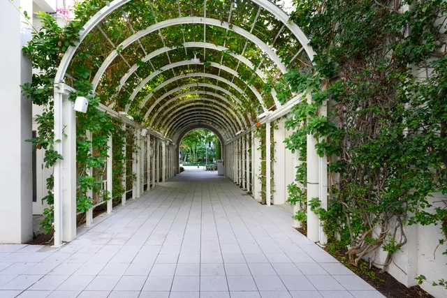 $3,450,000 | 2557 Seminole Circle, West Palm Beach, FL 33409