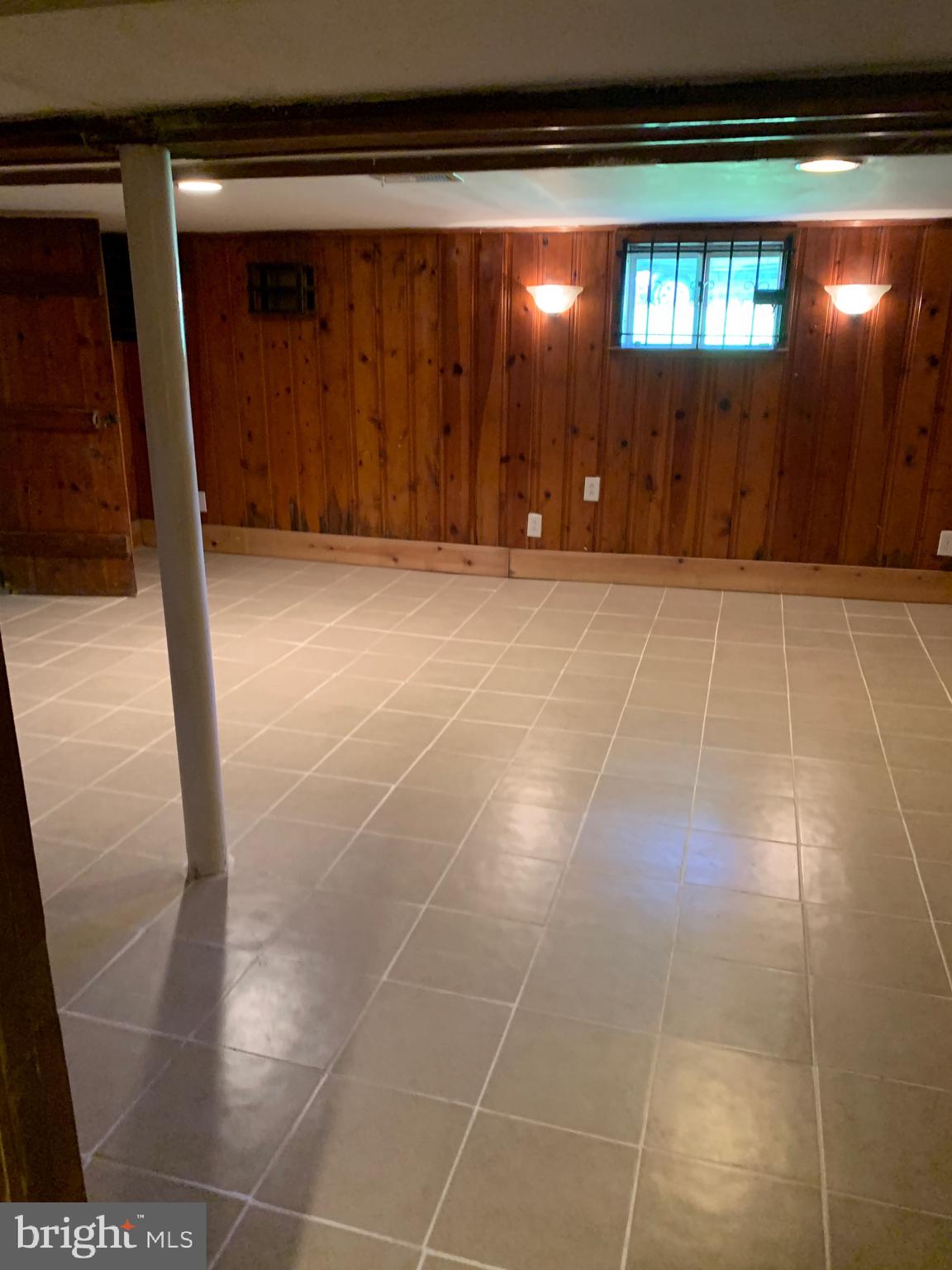 4101 Marx Avenue Baltimore, MD 21206 - Photo 20 of 42 a view of a entryway