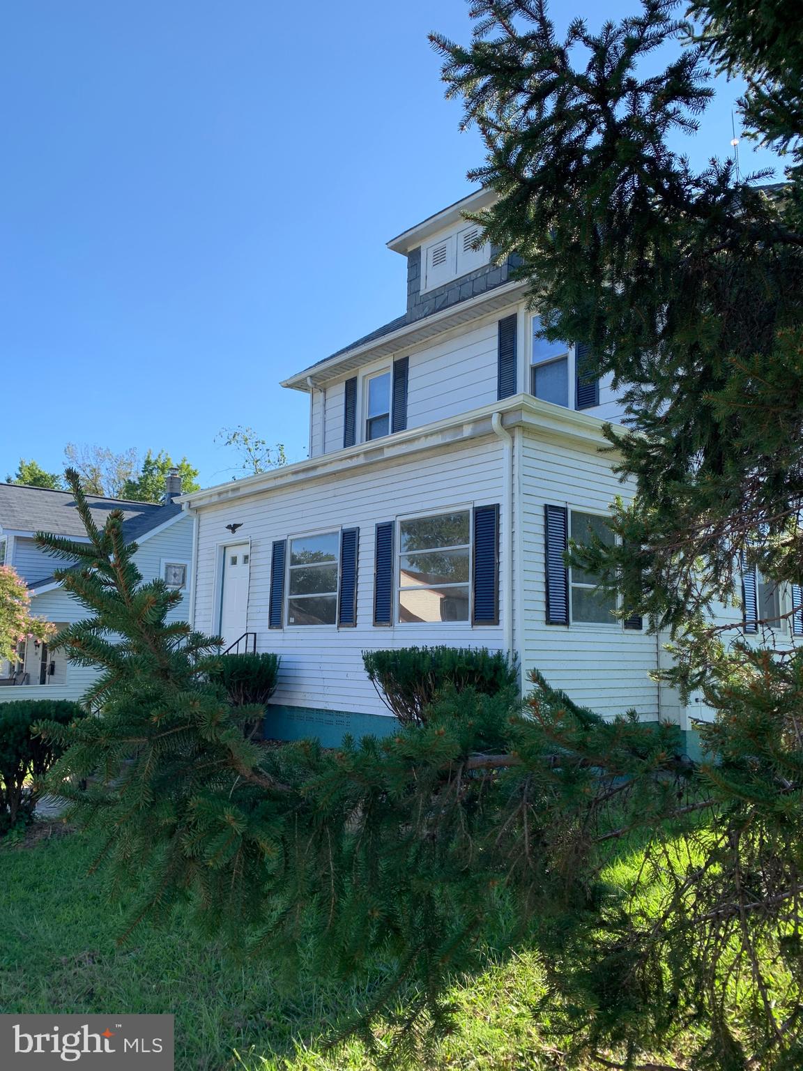 4101 Marx Avenue Baltimore, MD 21206 - Photo 3 of 42 a house view with a garden space