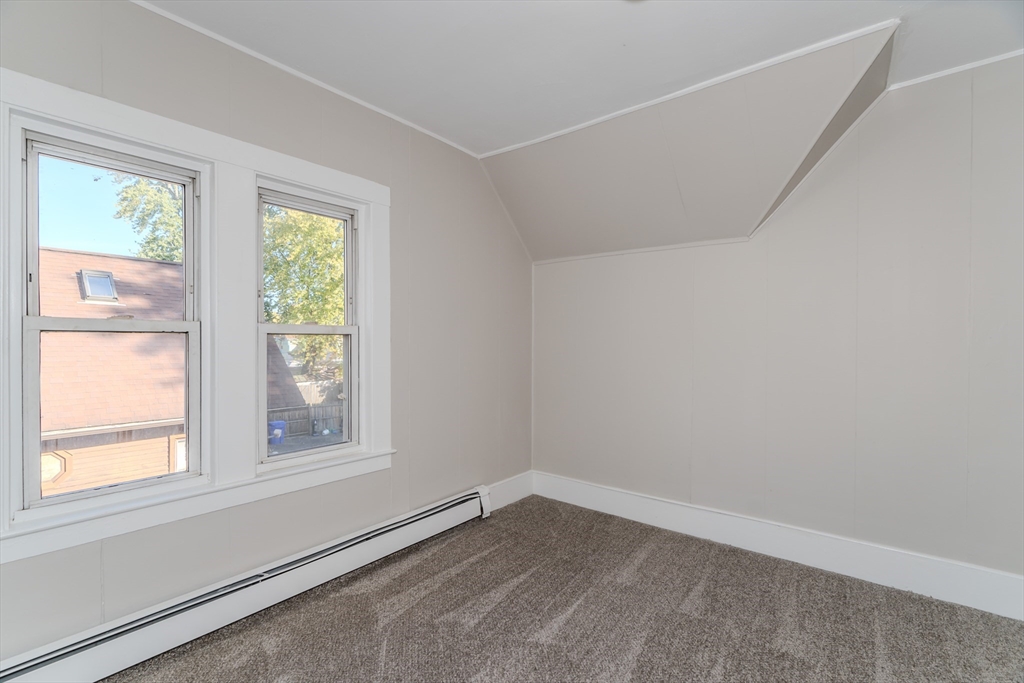39 Moore Street Springfield, MA 01107 - Photo 18 of 31 Gallery Image 18