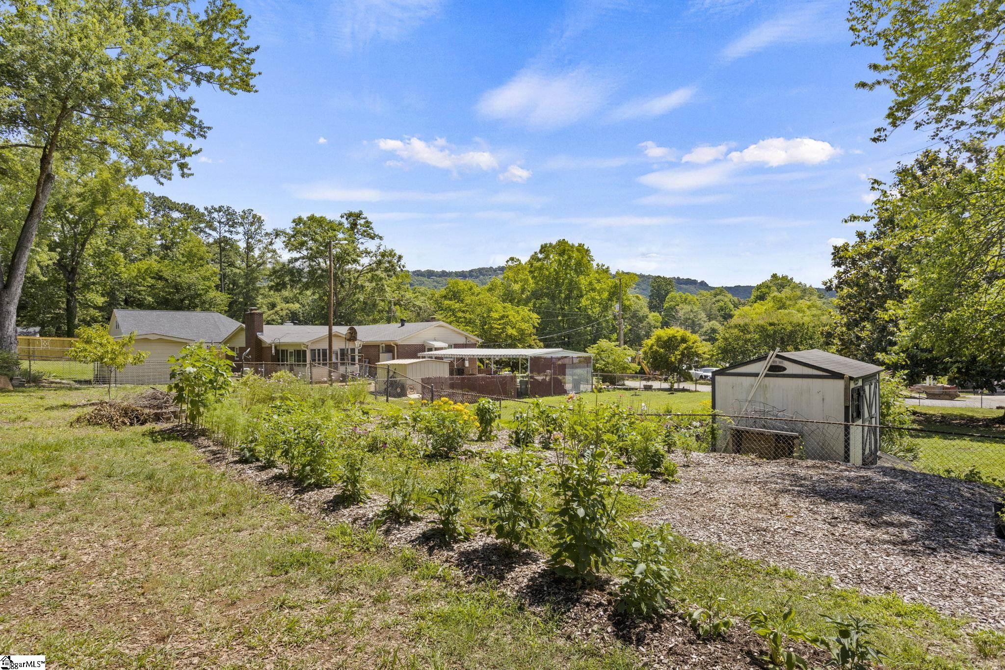 1902 Old Parker Road Greenville, SC 29609 - Photo 16 of 24