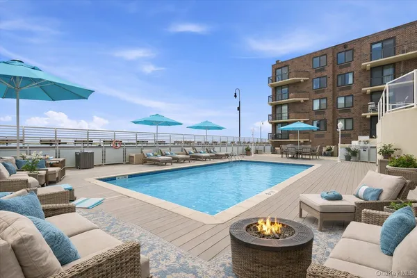 $849,000 | 750 West Broadway, Unit 4Q, Long Beach, NY 11561