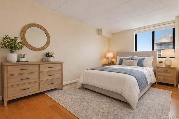 $849,000 | 750 West Broadway, Unit 4Q, Long Beach, NY 11561
