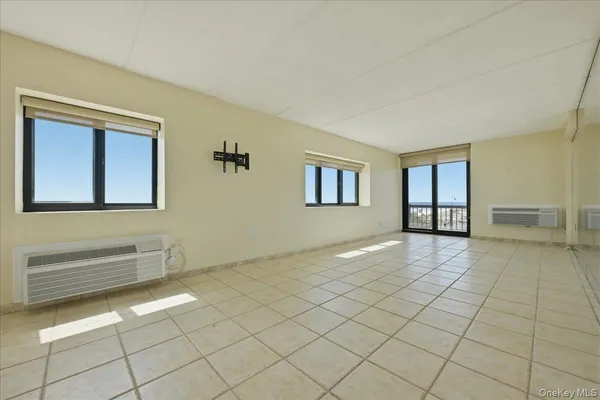 $849,000 | 750 West Broadway, Unit 4Q, Long Beach, NY 11561
