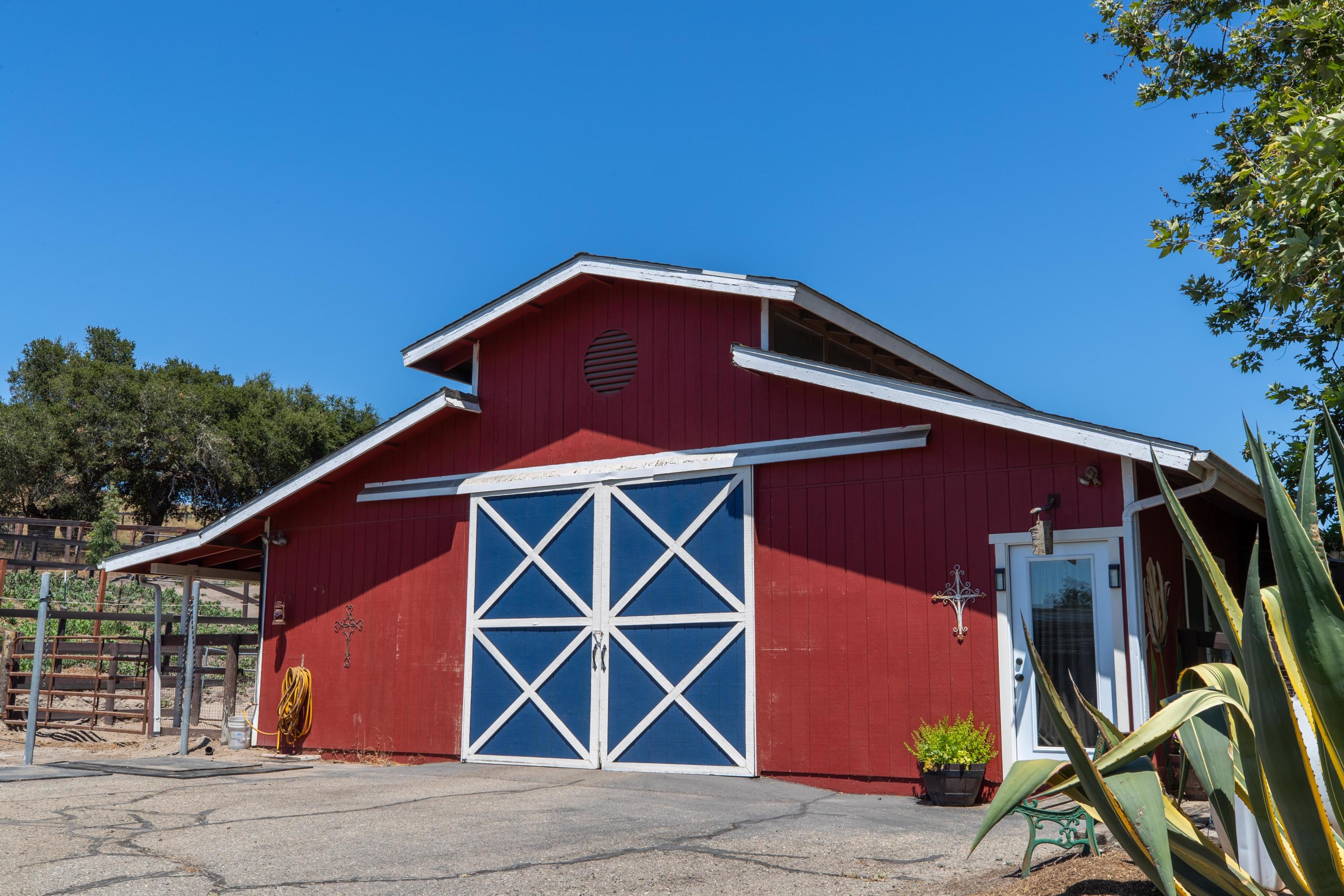 1833 Cougar Ridge Road Buellton, CA 93427 - Photo 40 of 49 a front view of a house
