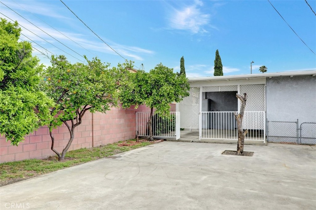 10661 Ilex Avenue Pacoima, CA 91331 - Photo 17 of 22 a view of outdoor space and yard