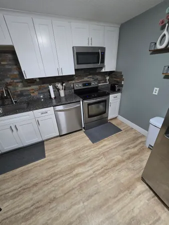 $285,000 | 3 Pembroke Drive, Unit 17, Derry, NH 03038