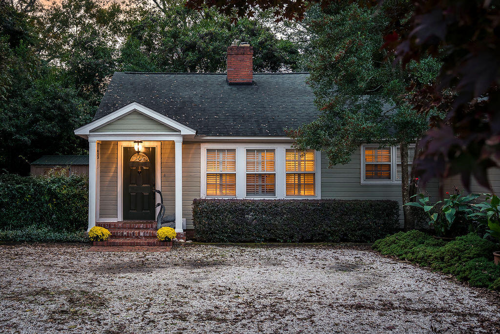 403 Banks Mill Road Southeast Aiken, SC 29801 - Photo 4 of 57 ?MeghannPadgett_403BanksMillRd_twilight-