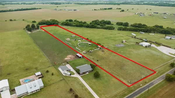 $350,000 | 390 Anderson Road, Waxahachie, TX 75167